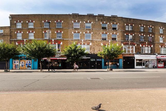 Flat to rent in Camden High Street, London