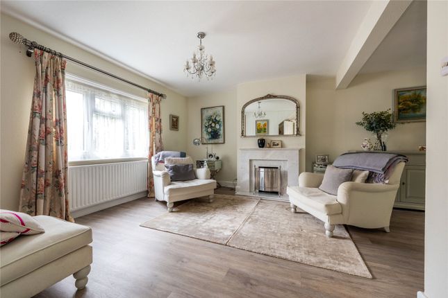 25, Yew Tree Road, Surrey photo 4