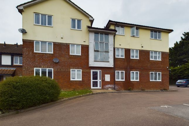 Thumbnail Flat to rent in Odette Gardens, Tadley