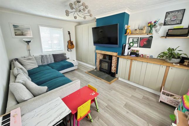 8, Colman Road, Lowestoft photo 3