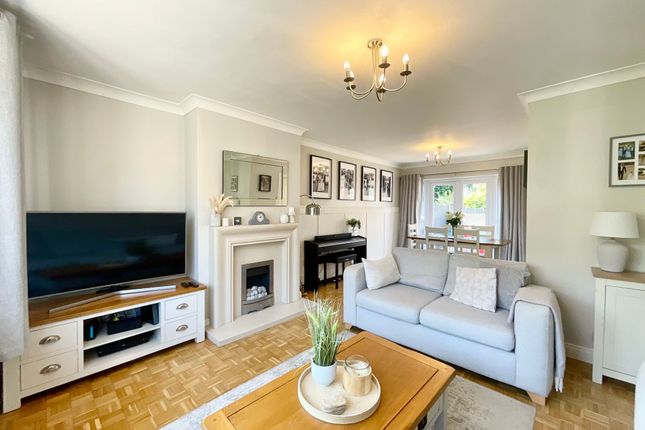 2 Perthy Grove, Stoke-On-Trent photo 2