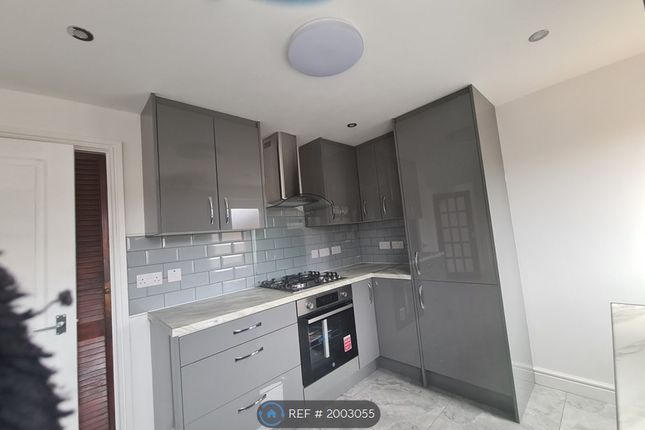 Thumbnail Semi-detached house to rent in Slade Green Road, Erith