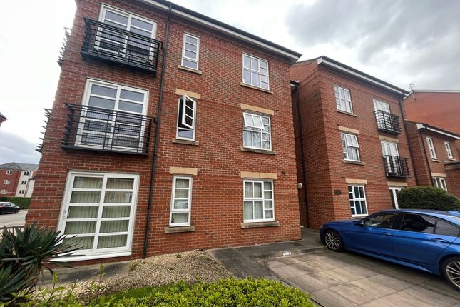 Flat to rent in Staff Way, Erdington, Birmingham
