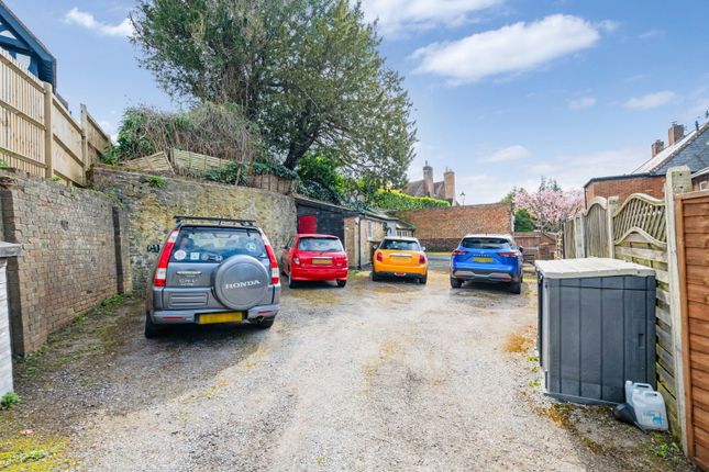 16, Titsey Road, Oxted photo 2