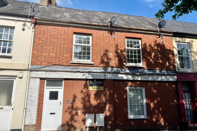 Thumbnail Flat to rent in West Exe North, Tiverton