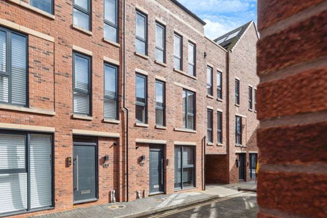 Thumbnail Town house for sale in Mary Street, Birmingham