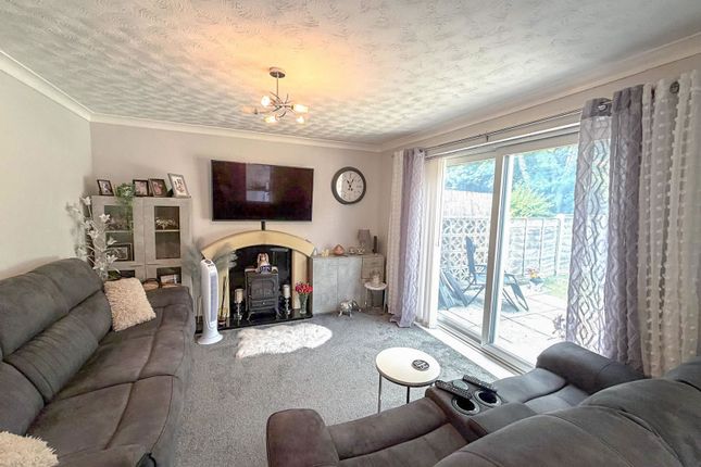 85, Castlerigg Drive, Burnley photo 2