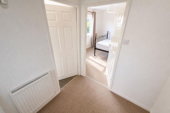 11, Falcon Close, Portishead photo 3