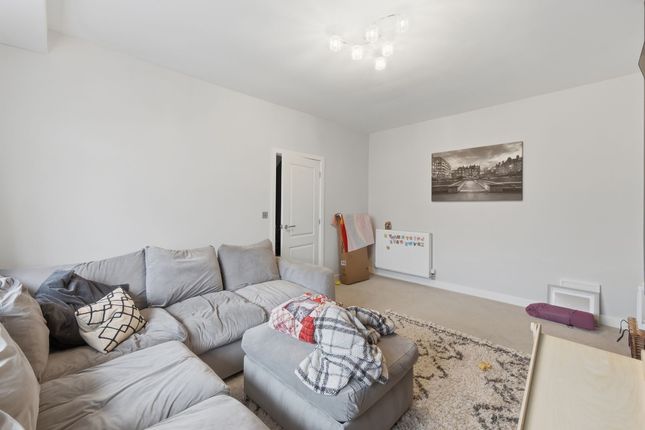 28 Bramling Cross Mews, Worksop photo 3