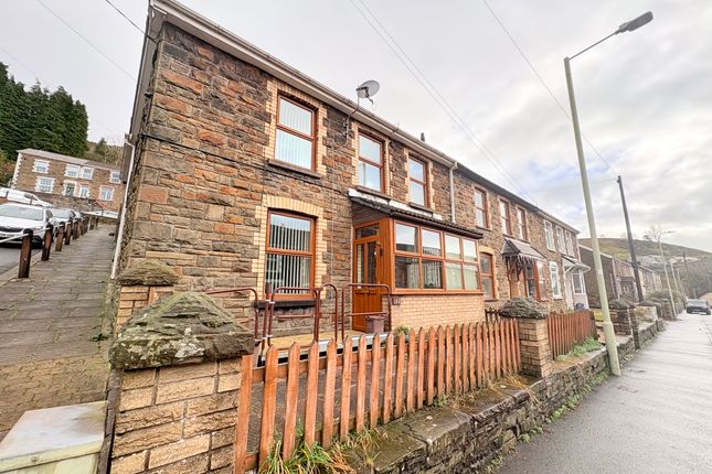 162/162a Oxford Street, Bridgend photo 3