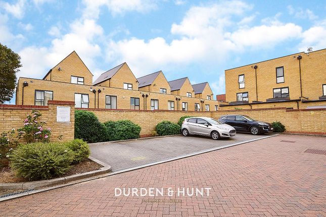Flat for sale in Charlock Close, Romford