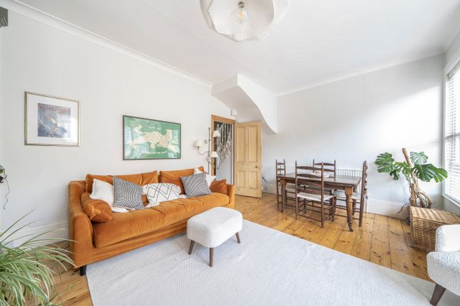 68C,, Ommaney Road, London photo 4