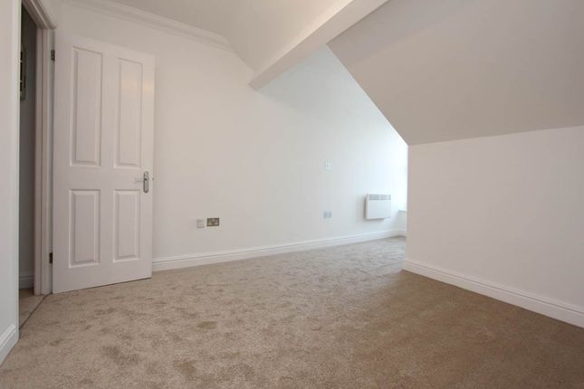 Flat to rent in Windsor Court, Barry, Vale Of Glamorgan