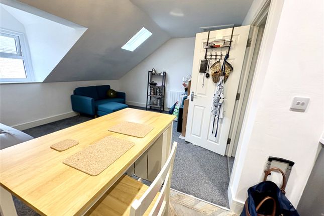 Flat 3, 32, Coop Street, Lancashire photo 3