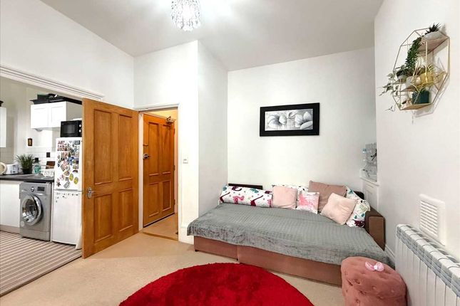 Berkley Crescent, Gravesend photo 5