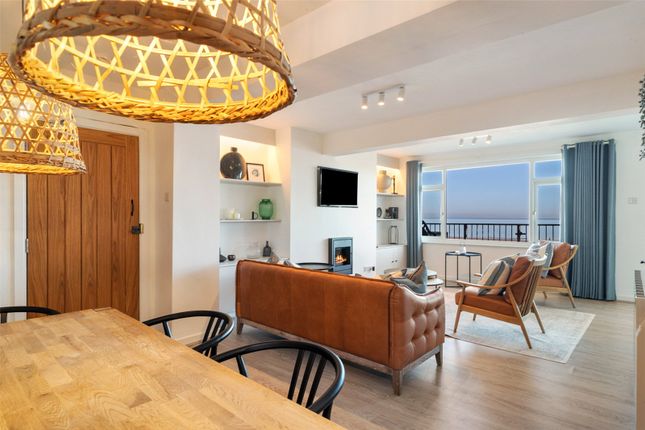Apartment 1, Sandtop,, The Strand, Pembrokeshire photo 2