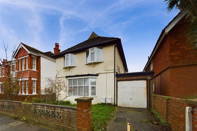 Thumbnail Detached house for sale in Langdale Gardens, Hove