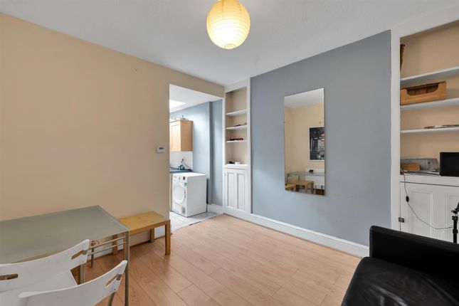 109, Queen Street, Pontypridd photo 3