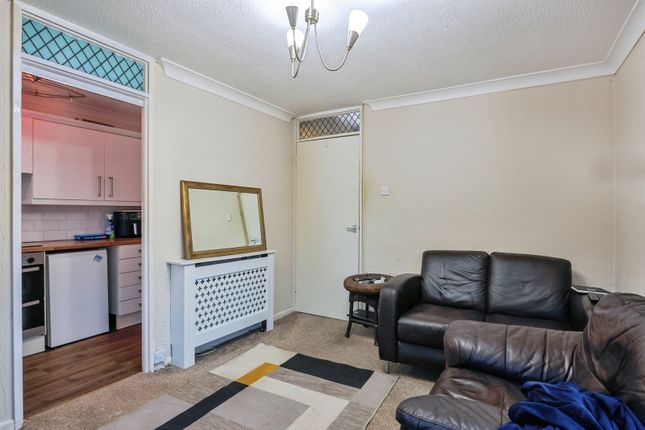 25, Thorncombe Close, Dorset photo 4
