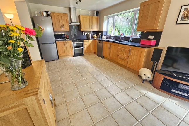 46, Priory Close, Tavistock photo 3