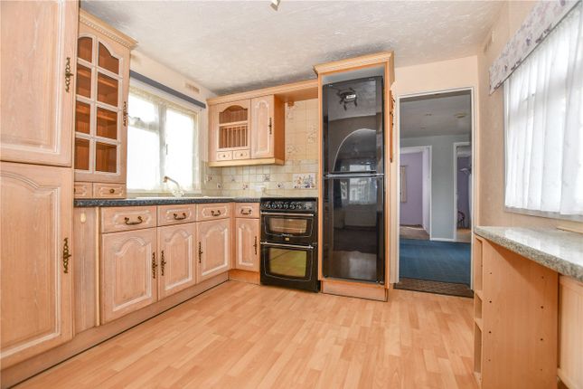 67, Grovelands Park, Wokingham photo 2