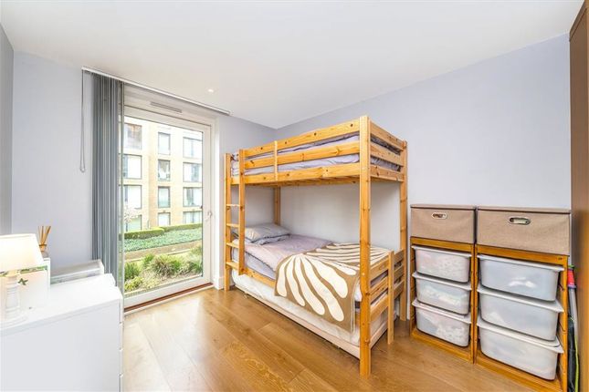 Flat 7, Wallace Court, 54, Tizzard Grove, London photo 4