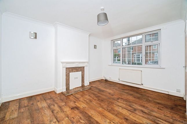 8, Allenby Avenue, Grimsby photo 2