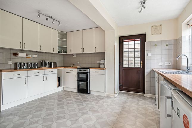 13, Kings Avenue, Marcham photo 4