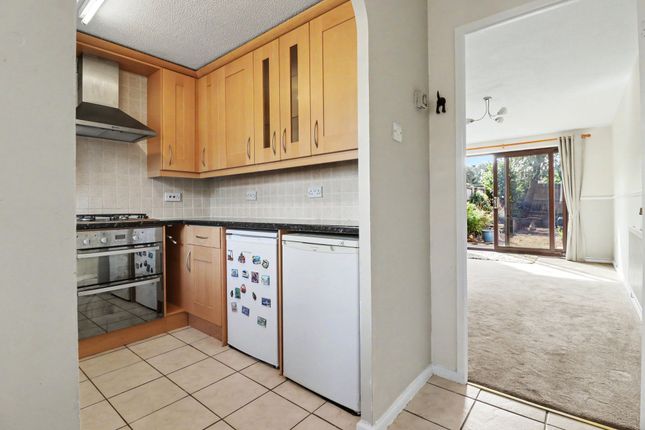 12 Bryony Gardens, Eastleigh photo 4