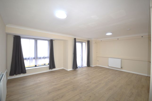 Flat 66 Creswell House, Hirst Crescent, Wembley photo 3