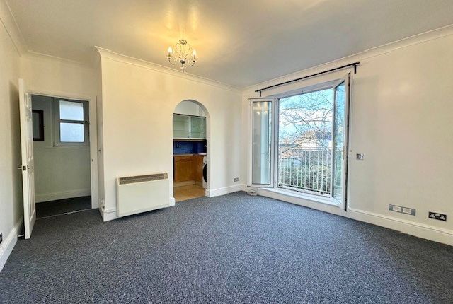 Flat 6, Eastleigh photo 3