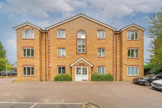 Flat 11 Winchester Court, 242 Billet Road, Walthamstow, London, E17 5HE photo 2