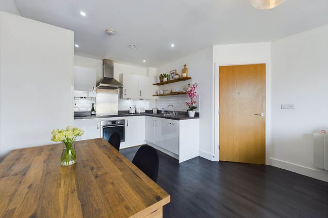 Flat for sale in Grover House, The Embankment