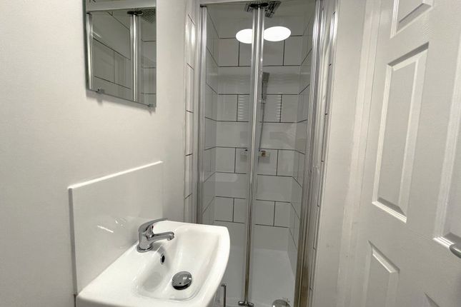 Room 3, 68, Drayton, Peterborough photo 4