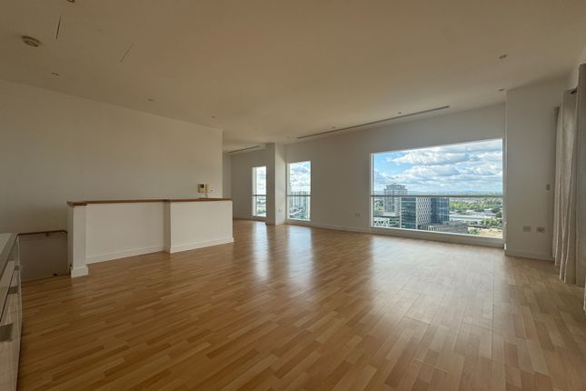 2-bed flat on Apartment P4, Imperial Point, The Quays, Salford, £575,000