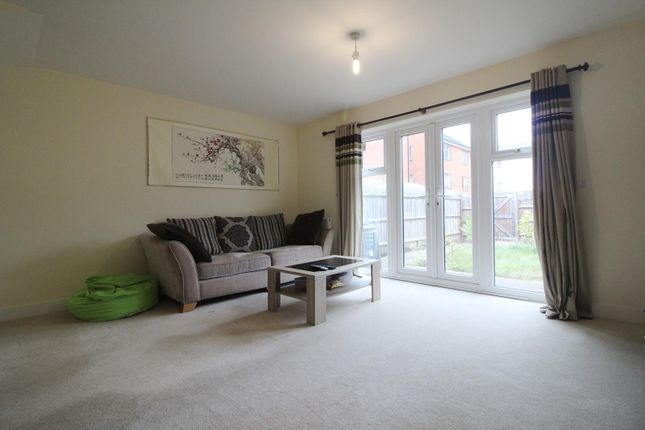 3, Puffin Way, Reading photo 3