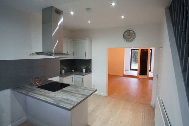 Thumbnail Terraced house to rent in Pogsons Cottages, Leeds