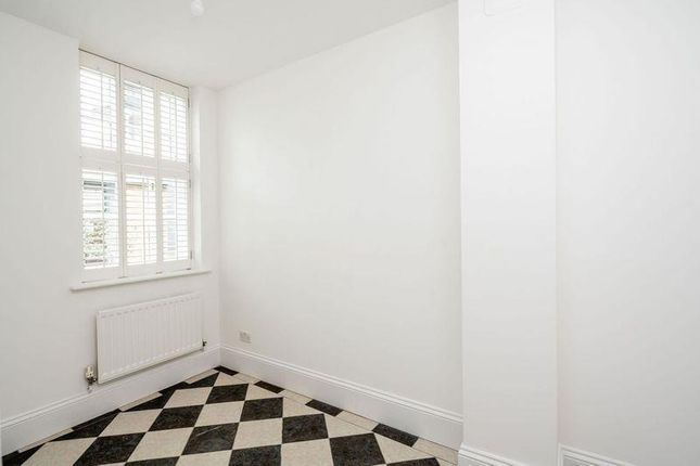196, Providence Square, London photo 4
