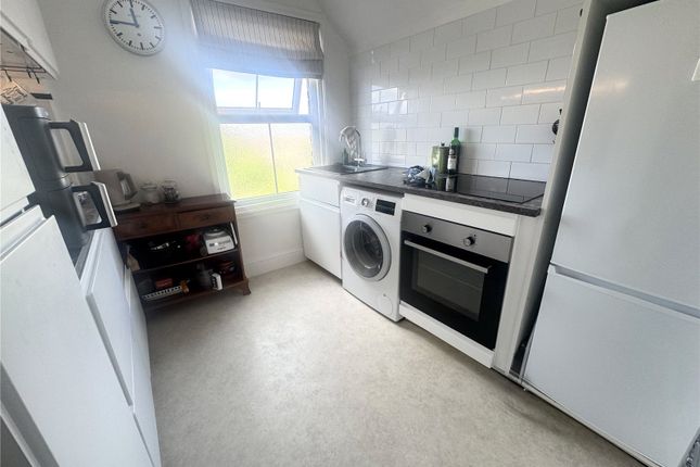 Flat C, 12, Pound Street, Berkshire photo 4
