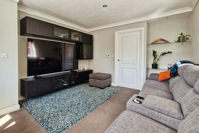 10, Ken Jones Close, Lightmoor, Telford photo 3