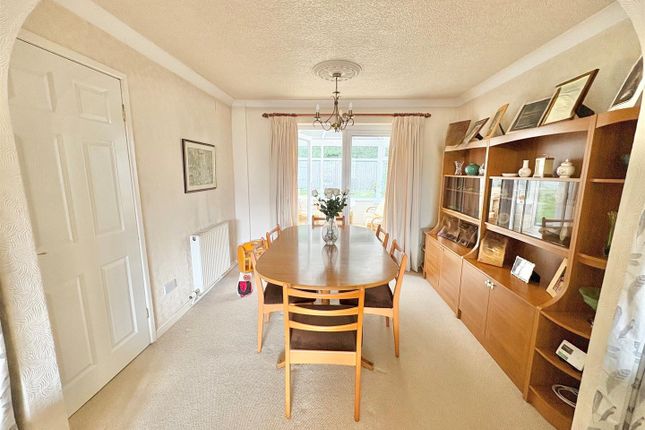 17, Riversmeade, Leigh photo 4