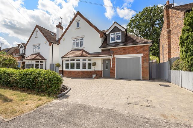 Thumbnail Detached house for sale in Park Rise, Harpenden