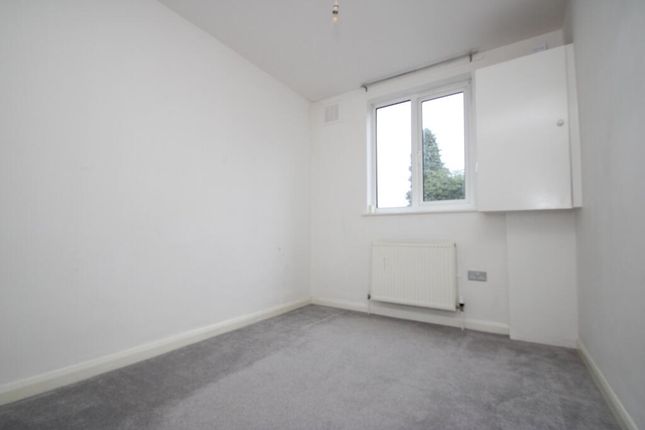 3a Selsdon Parade, Addington Road, SOUTH CROYDON photo 5