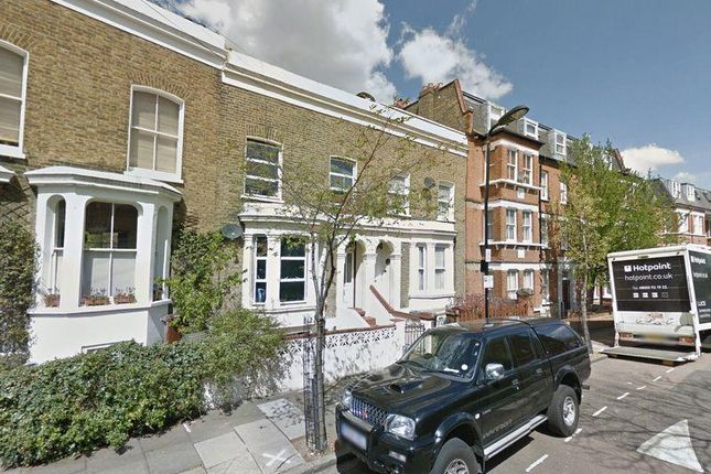 Thumbnail Shared accommodation to rent in Elderfield Road, London