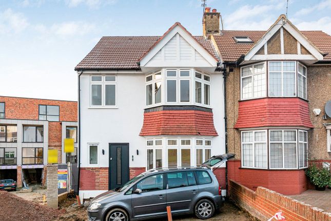 Thumbnail Flat for sale in St Margarets Avenue, London