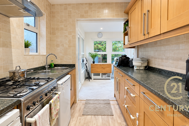 Harvey Road, UXBRIDGE photo 2