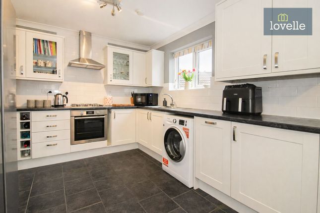 2 Southfield Drive, Louth photo 4
