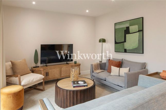 4, Frankum Mews, London photo 3