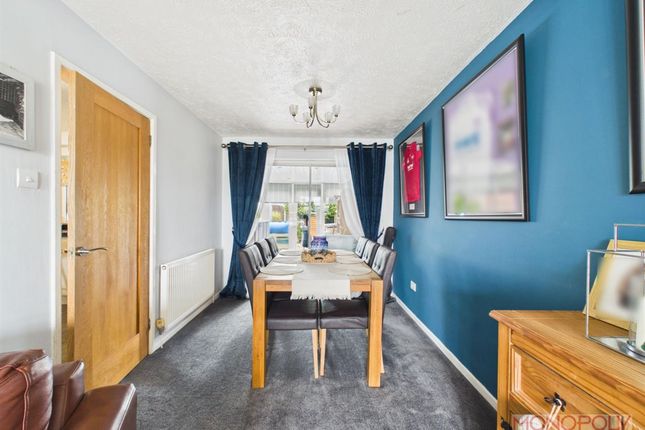 20 Cedar Close, Wrexham photo 5