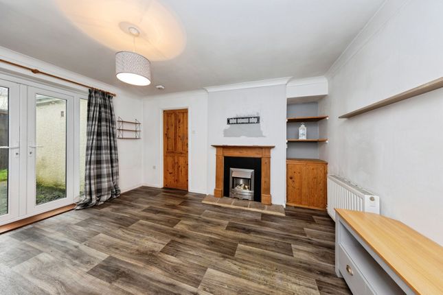 49, Heol Rudd, Carmarthenshire photo 3